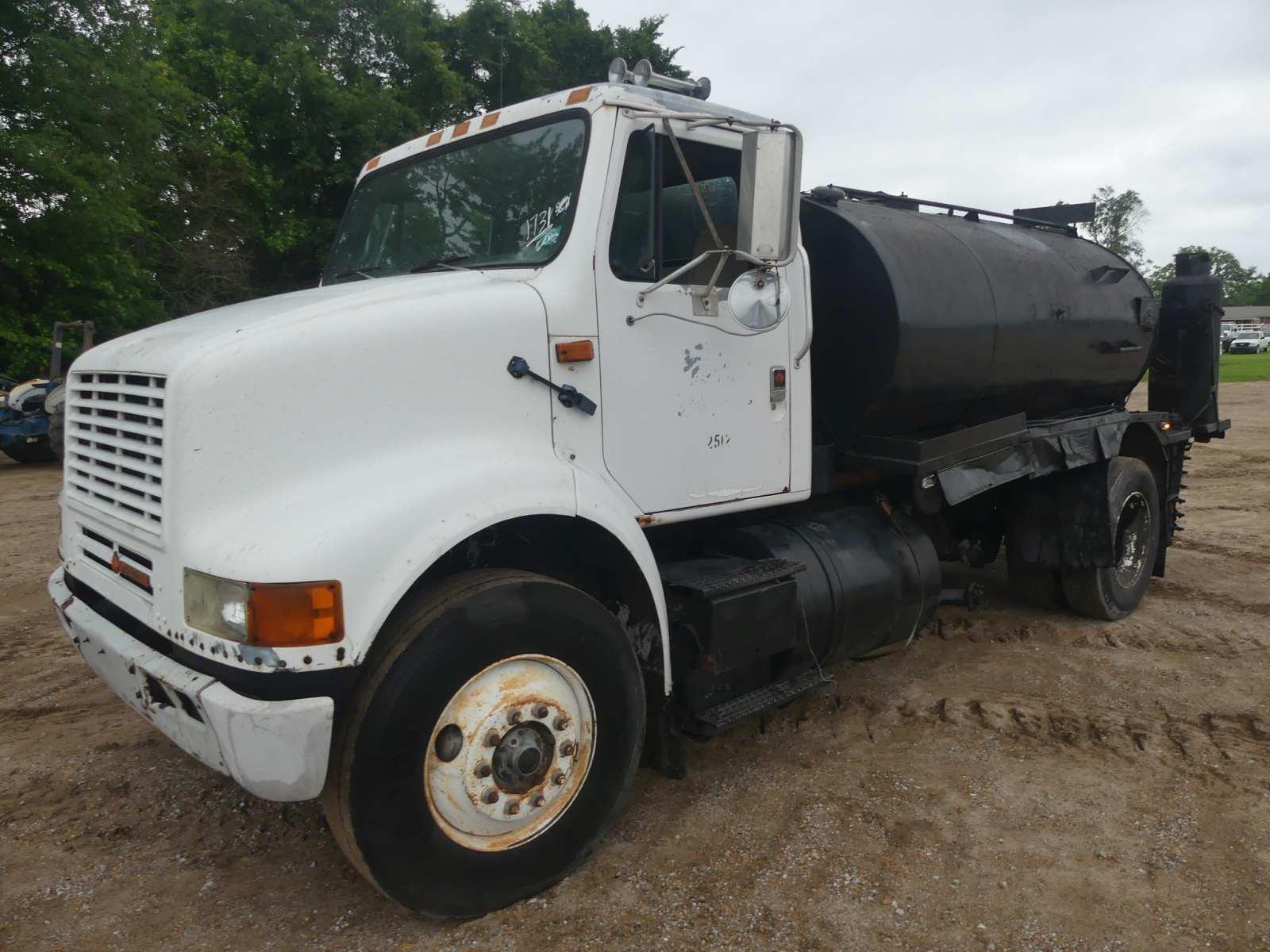 1990 International 8100 Asphalt Truck, s/n 1HTHBGEN4LH257892 (Title Delay):