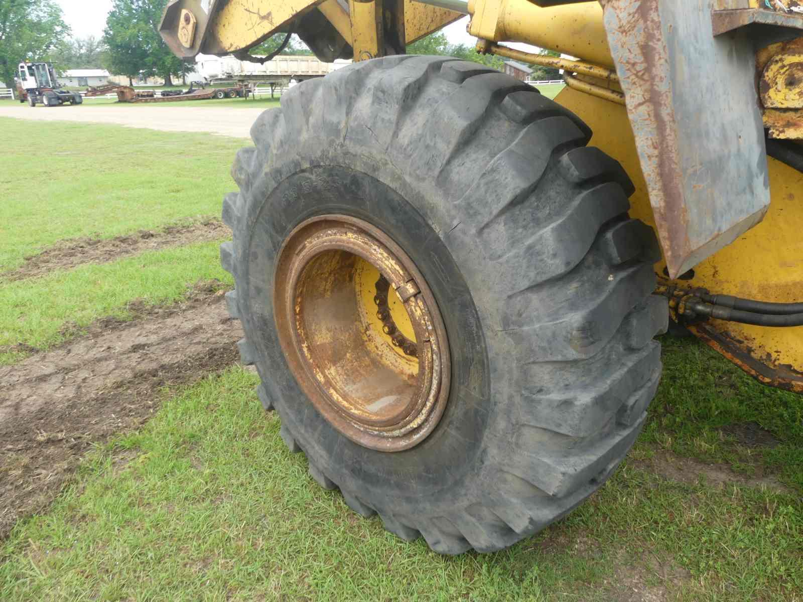 Komatsu WA380-3L Rubber-tired Loader, s/n A50205: Encl. Cab, Hyd. QC Bkt.,