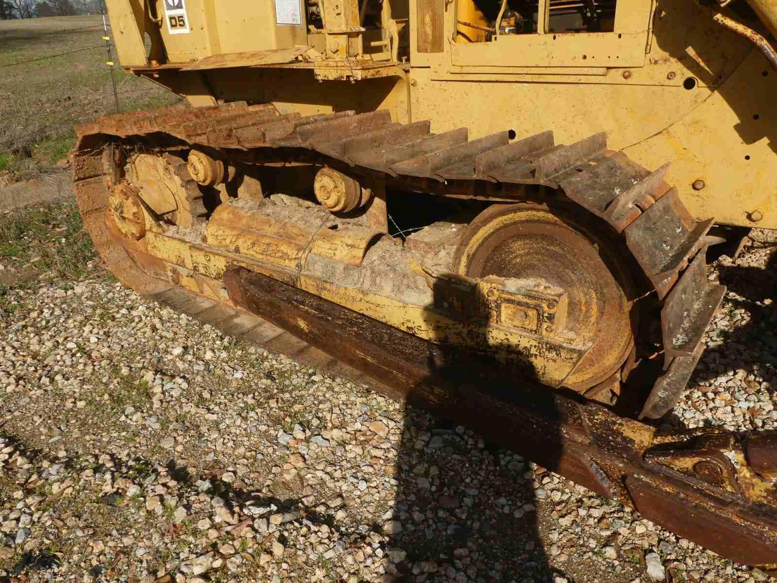 Cat D5 Dozer, s/n 94J2535: Canopy, Sweeps, Std. Transmission, St. Blade, Dr