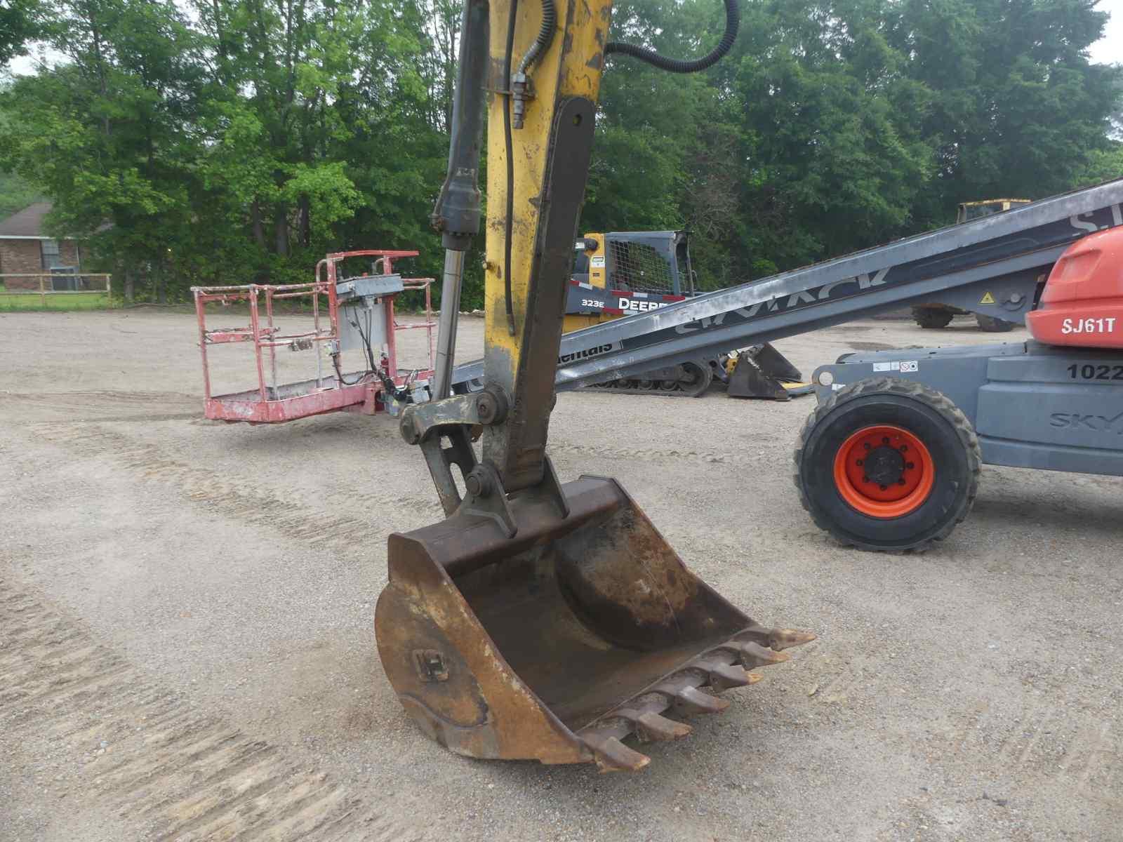 Mustang ME12002 Excavator, s/n AB02440: Encl. Cab, Hyd. Blade, Aux. Hydraul