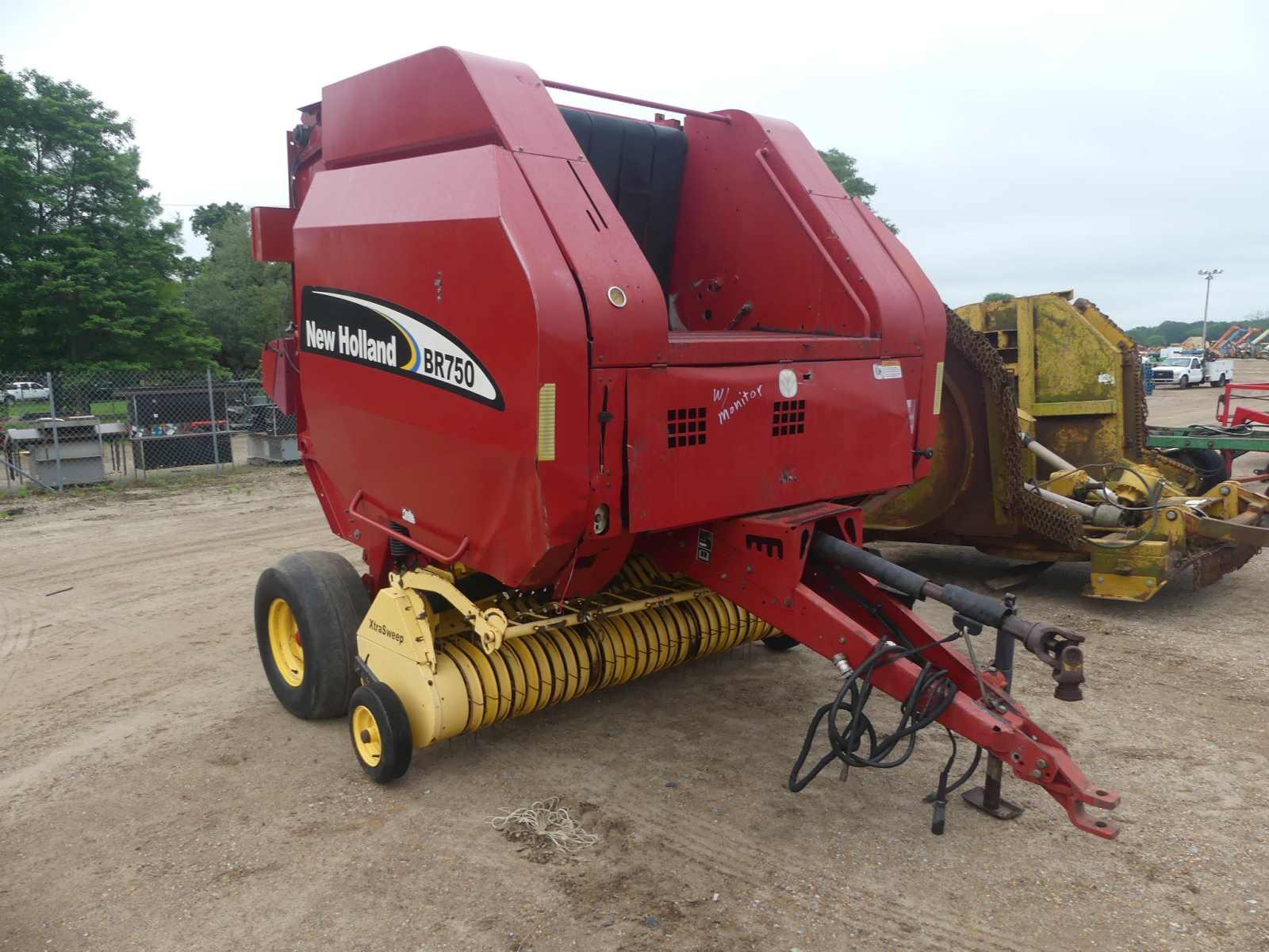 New Holland BR750 Round Hay Baler, s/n 66893