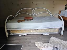 Metal Container w/ A/C and Beds