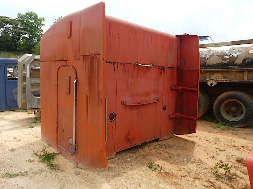 Red Sleeper Cab