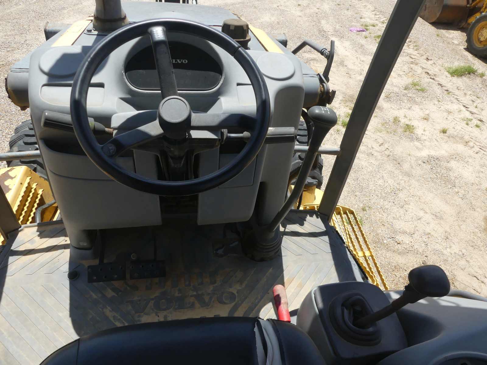 Volvo BL60 4WD Extendahoe, s/n BL60D10503: Canopy, Meter Shows 1889 hrs
