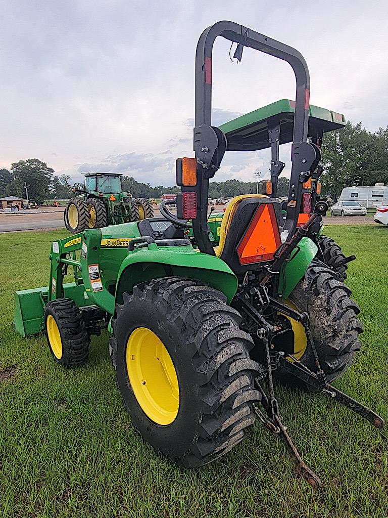 2017 John Deere 3032E Tractor, s/n 1LV3032EAHH112493: Rollbar, JD D160 Load