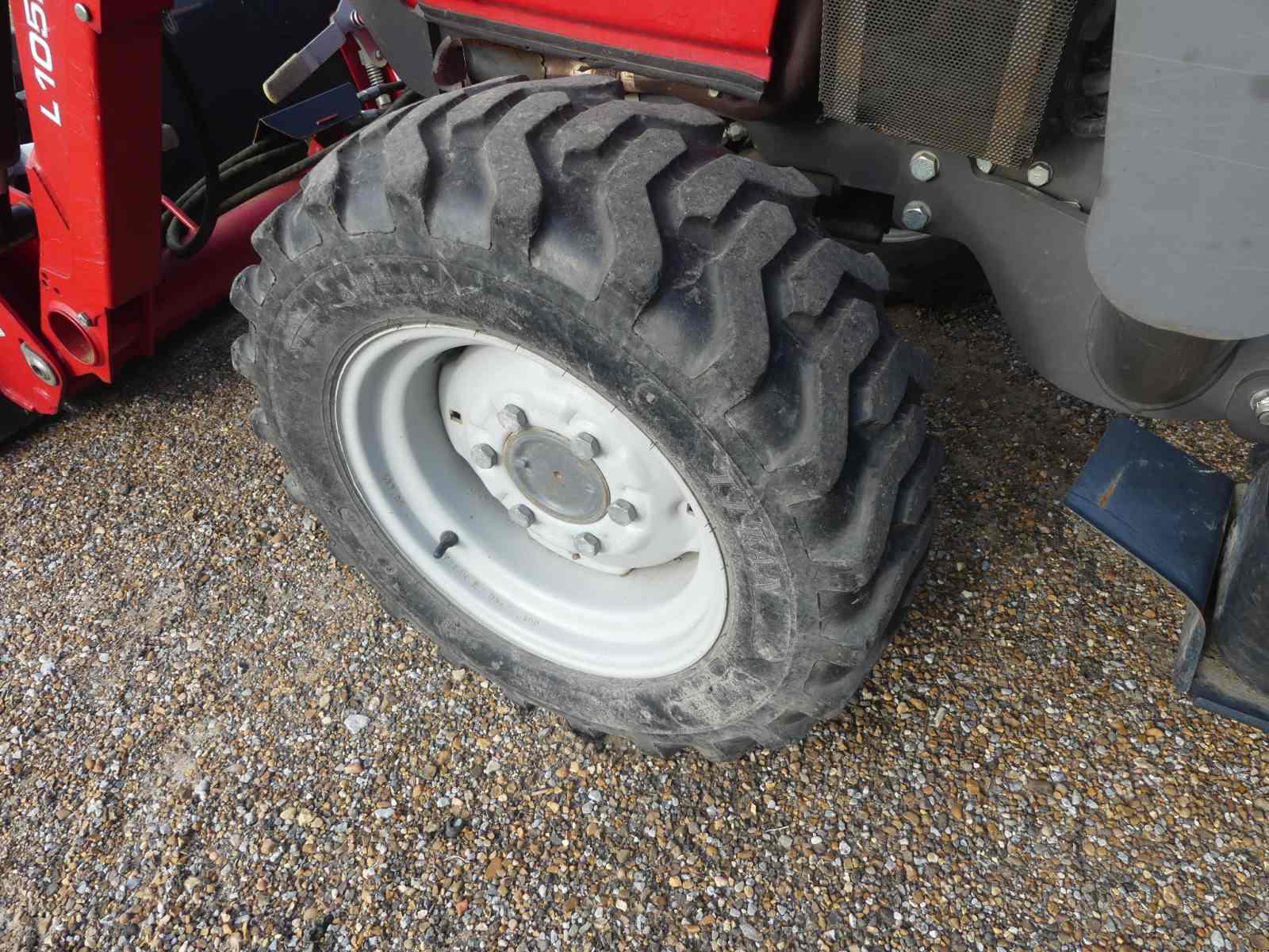 Massey Ferguson 1739E MFWD Tractor, s/n DJL04205: Rollbar, L105E Loader w/