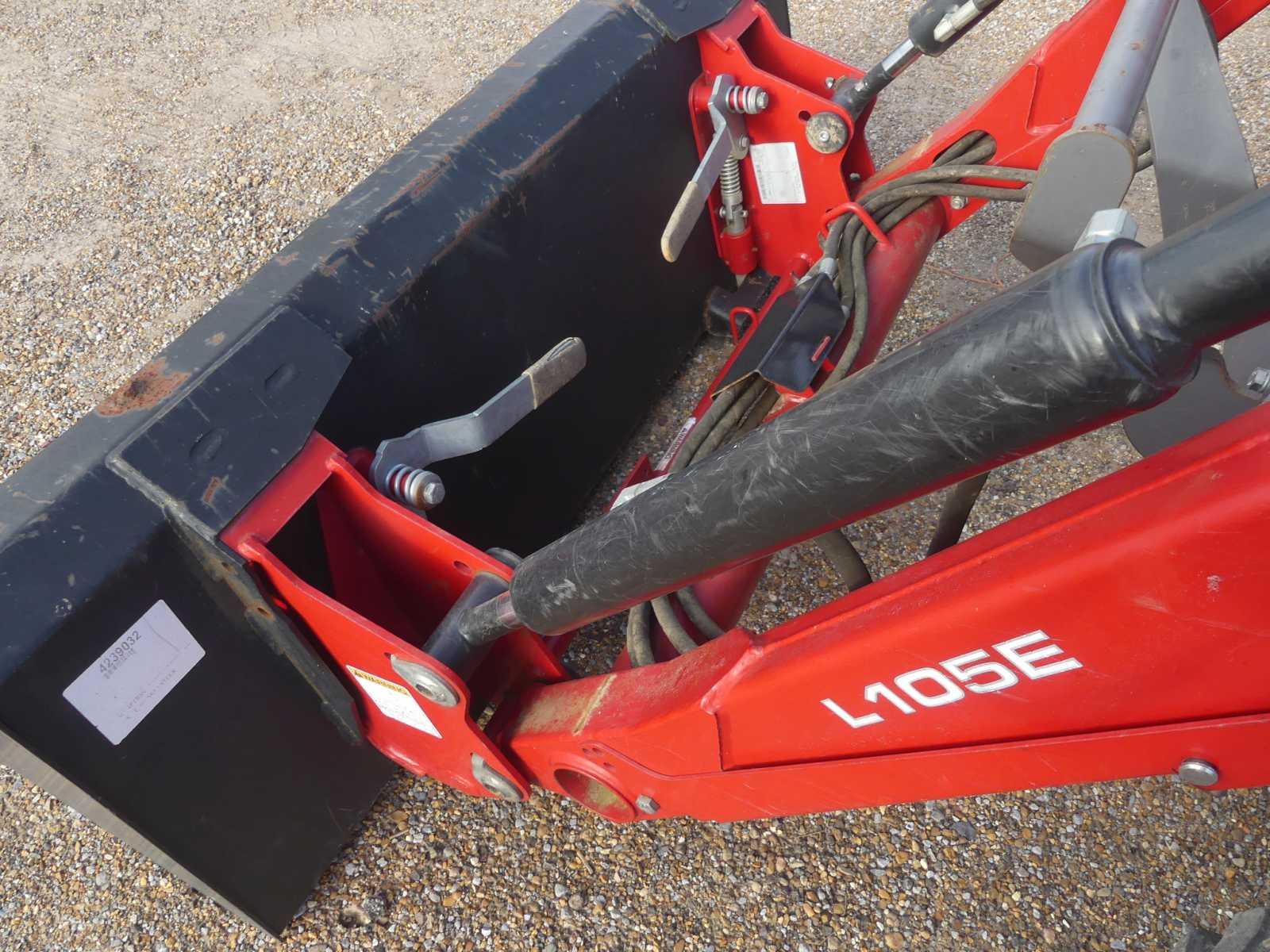 Massey Ferguson 1739E MFWD Tractor, s/n DJL04205: Rollbar, L105E Loader w/