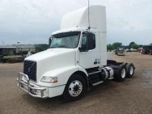 2011 Volvo VNM Truck Tractor, s/n 4V4MC9EG4BN530792: T/A, Day Cab, D13 405h
