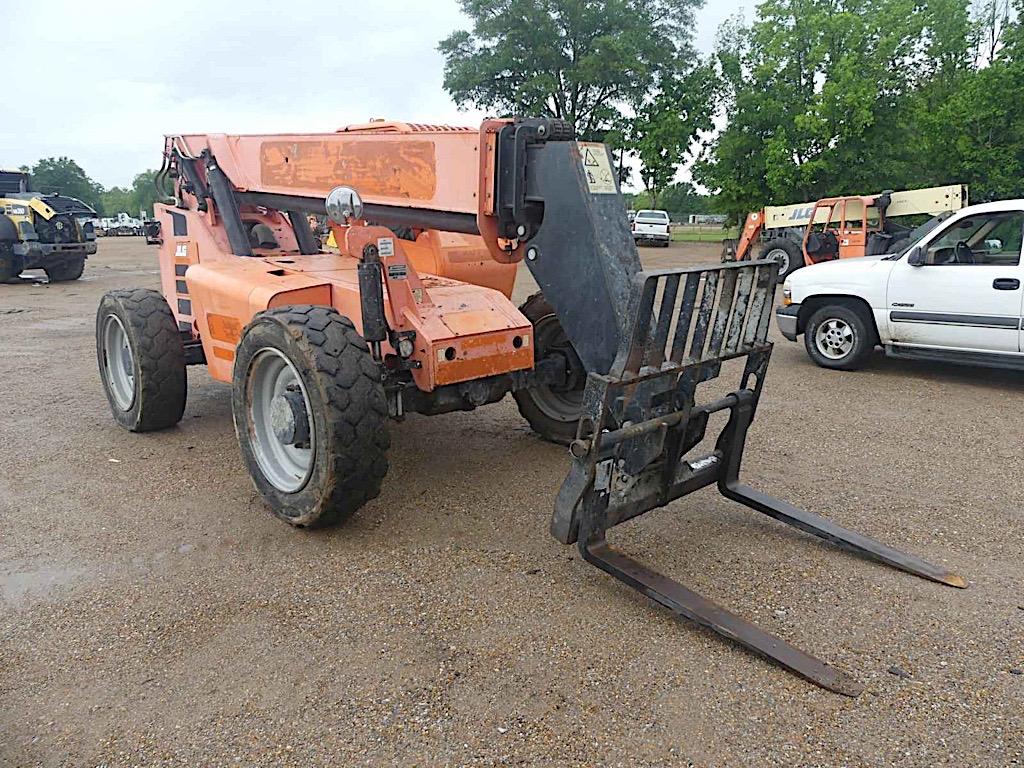 2016 JLG Skytrak 6042 4WD Telescopic Forklift, s/n 0160074805: Foam-filled