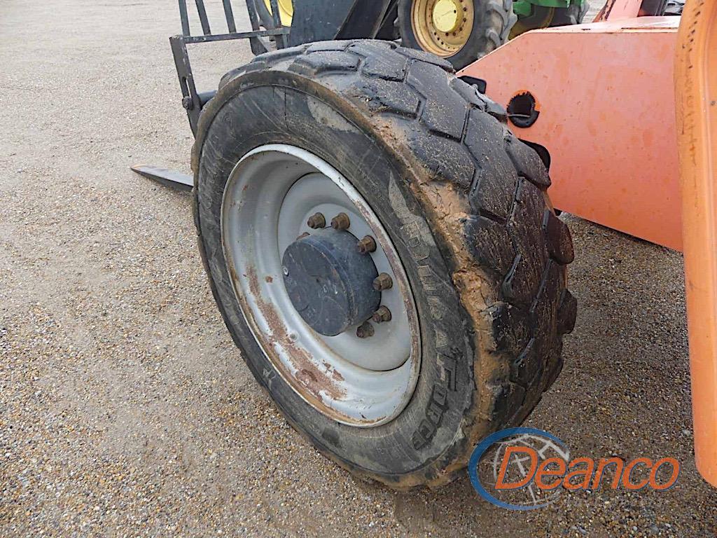 2016 JLG Skytrak 6042 4WD Telescopic Forklift, s/n 0160074805: Foam-filled