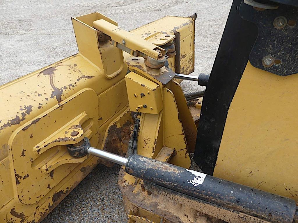 2017 Cat D4K2 LGP Dozer, s/n KR202425: C/A, Sweeps, Screens, 6-way Blade, 3