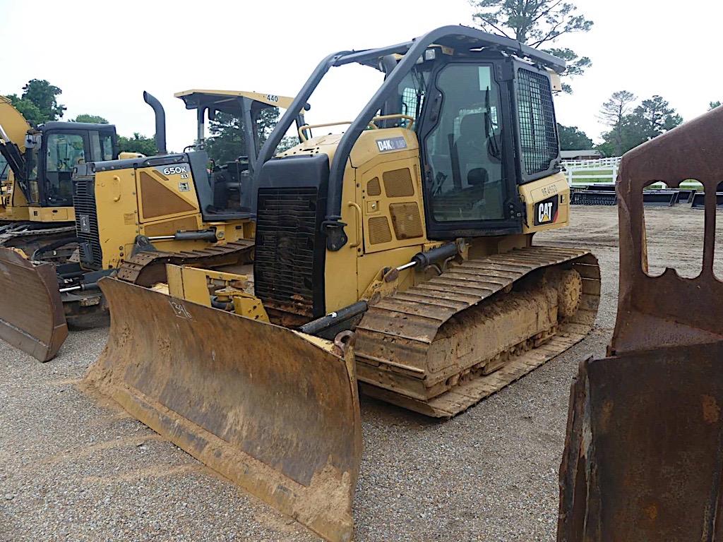 2017 Cat D4K2 LGP Dozer, s/n KR202425: C/A, Sweeps, Screens, 6-way Blade, 3