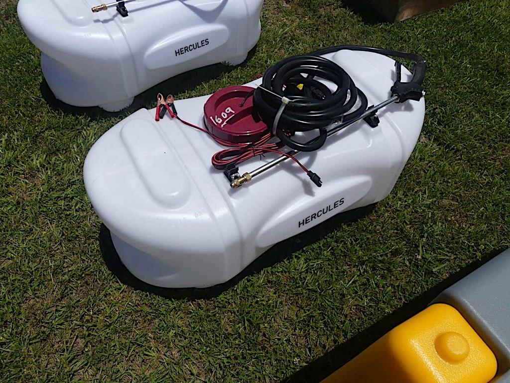 Spray Tank w/ Pump, Hose & Wnad