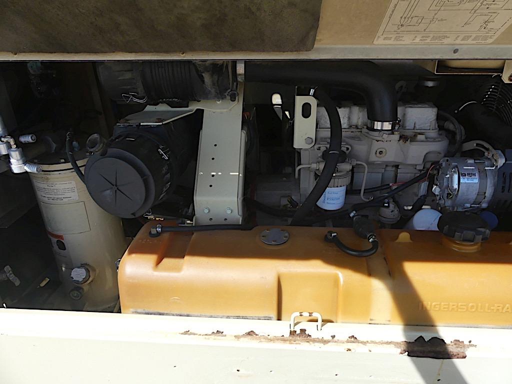 Ingersoll Rand 100 Towable Air Compressor, s/n 298865: JD Diesel Eng., Mete