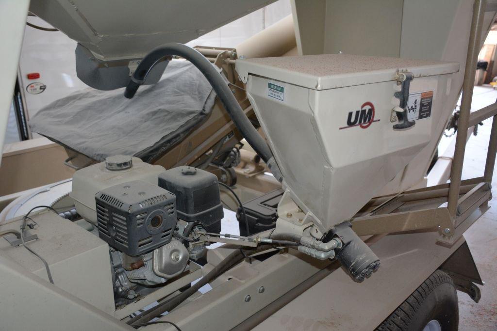 2012 Unverferth 2750 Bulk Seed Tender, 8 In. - 18 Ft. Conveyor, Honda Engin