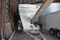 2012 Unverferth 2750 Bulk Seed Tender, 8 In. - 18 Ft. Conveyor, Honda Engin