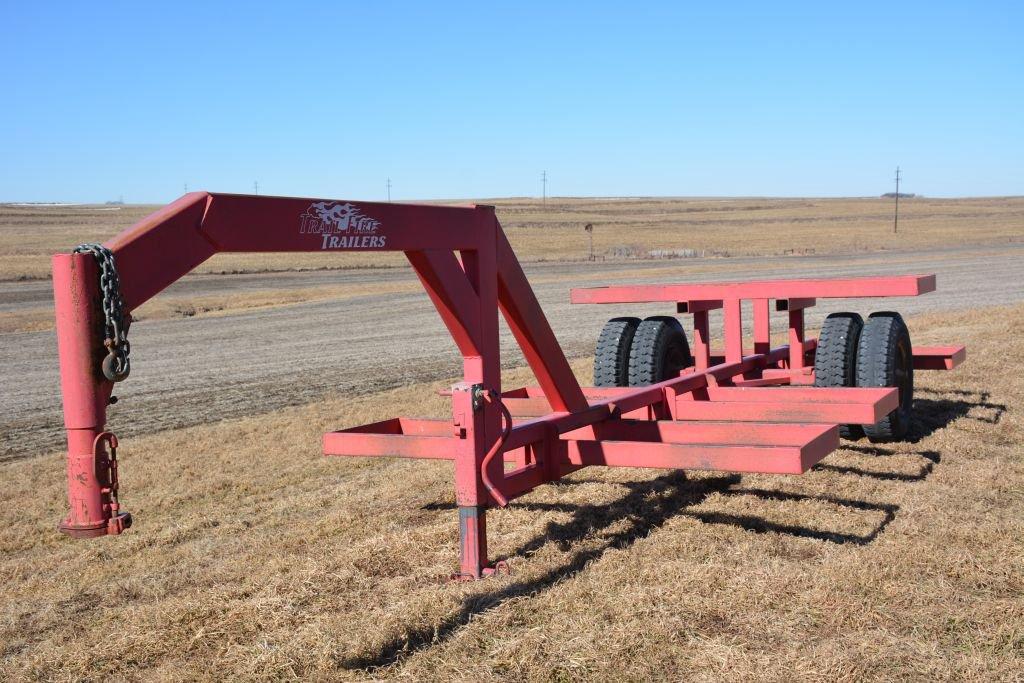 8-bale Trail Fire Gooseneck Hay Trailer, Single Axle, Dual Wheeled