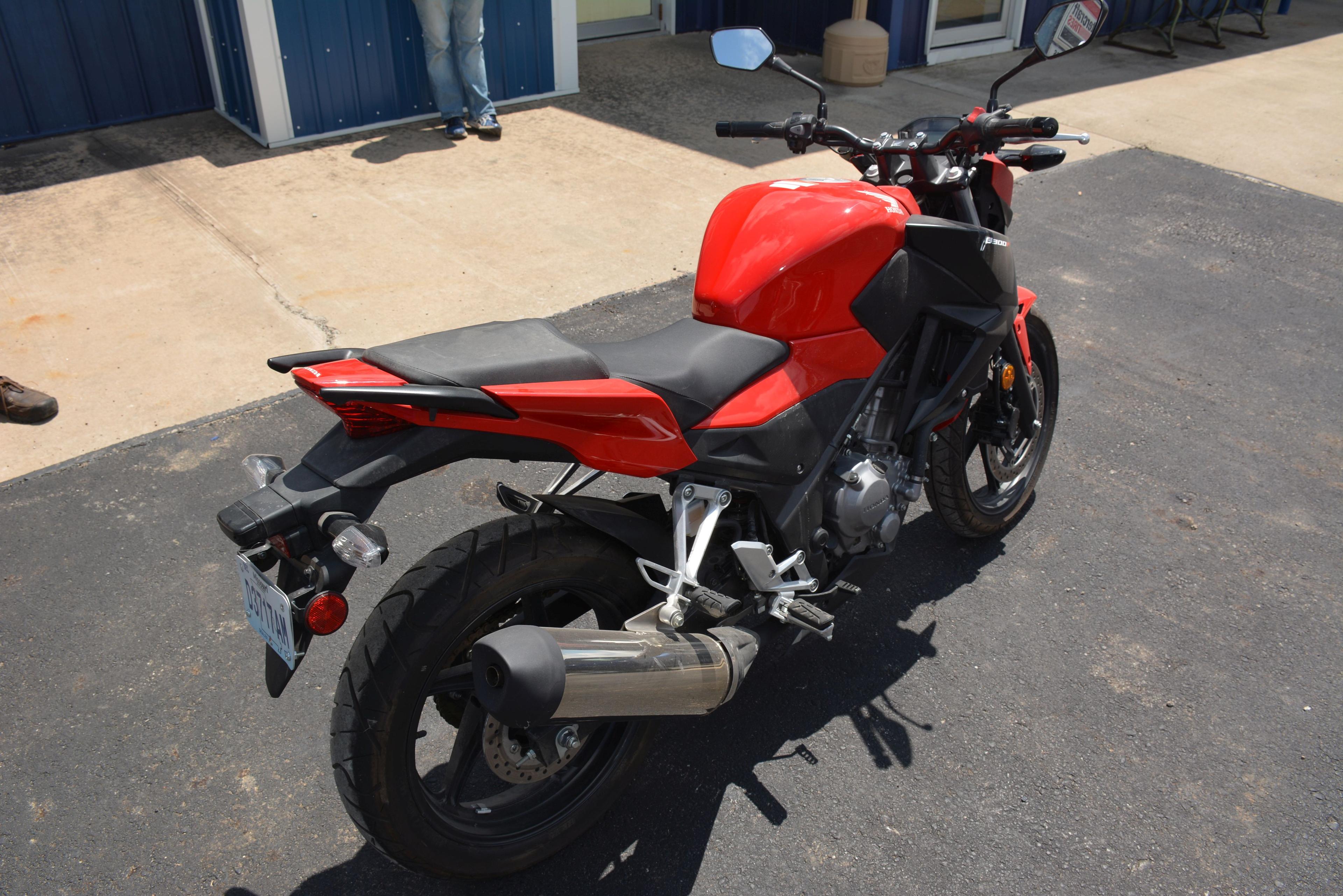 2015 Honda Cb300f Motorcycle, 148.9 Miles, Title, Shotgun Hines Pipes **bu