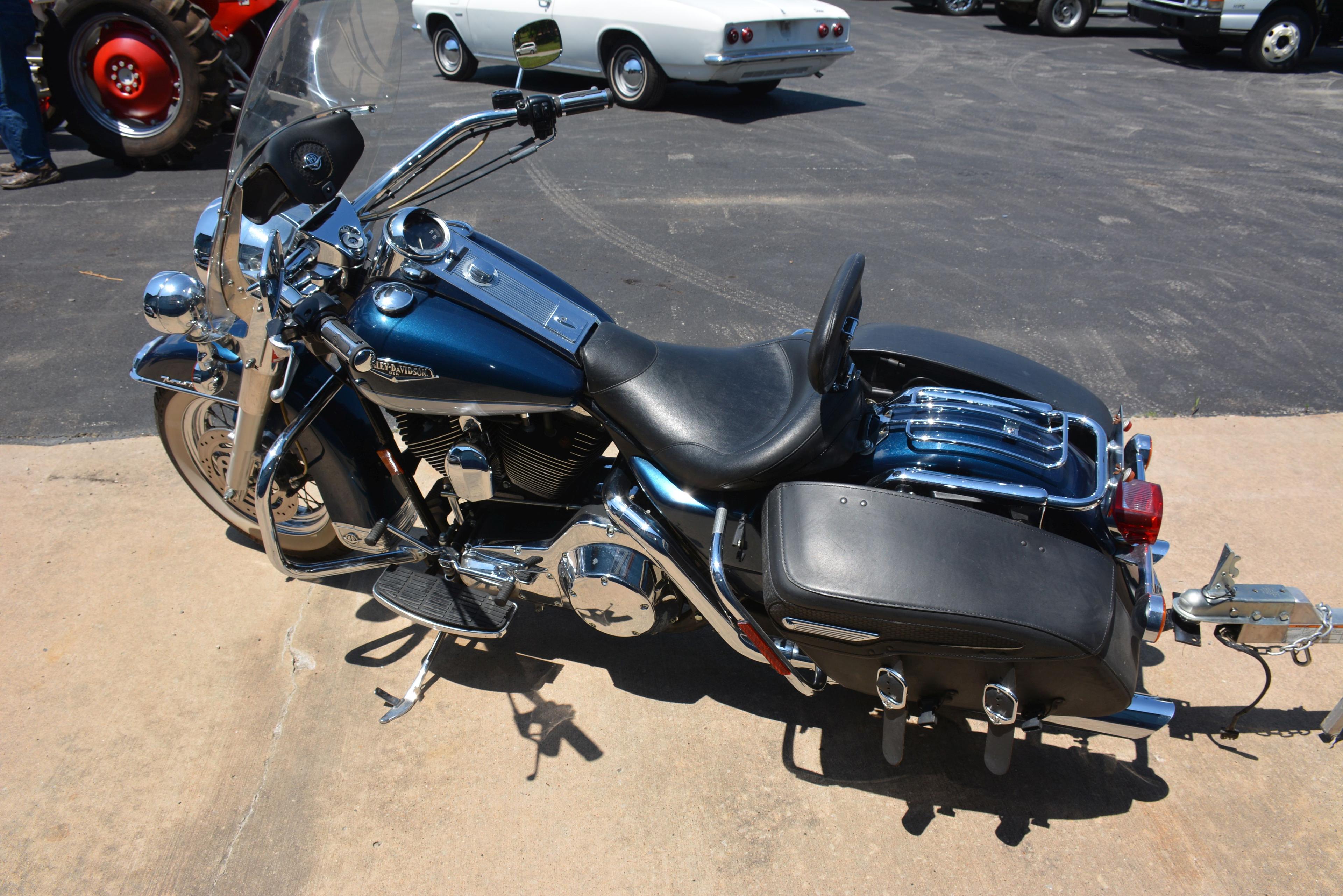 2002 Harley Davidson Road King Classic, 29619 Miles, Title, Some Chrome Acc