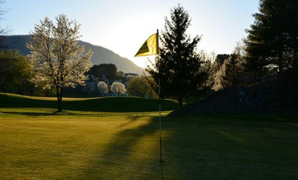 Jefferson Landing Club Golf Package