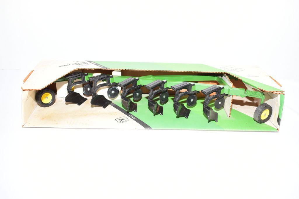 Ertl John Deere 6 Bottom Plow With Independent Action Front and Rear Frame,