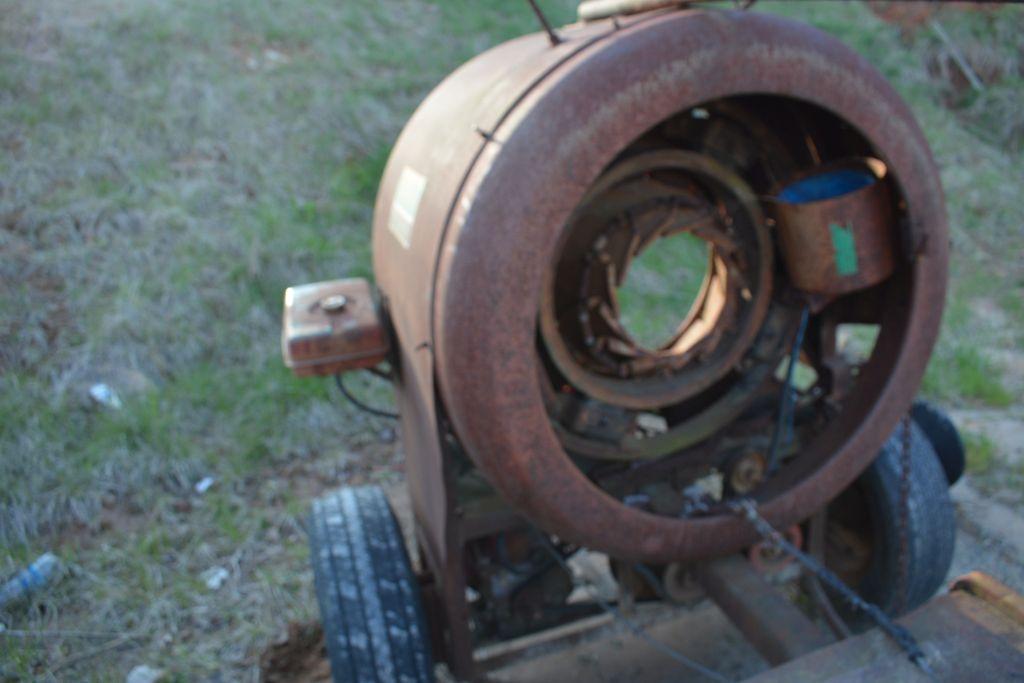 Christmas Tree Cable Baler, Gas Powered, by Howey, w/ Briggs 8 HP Engine