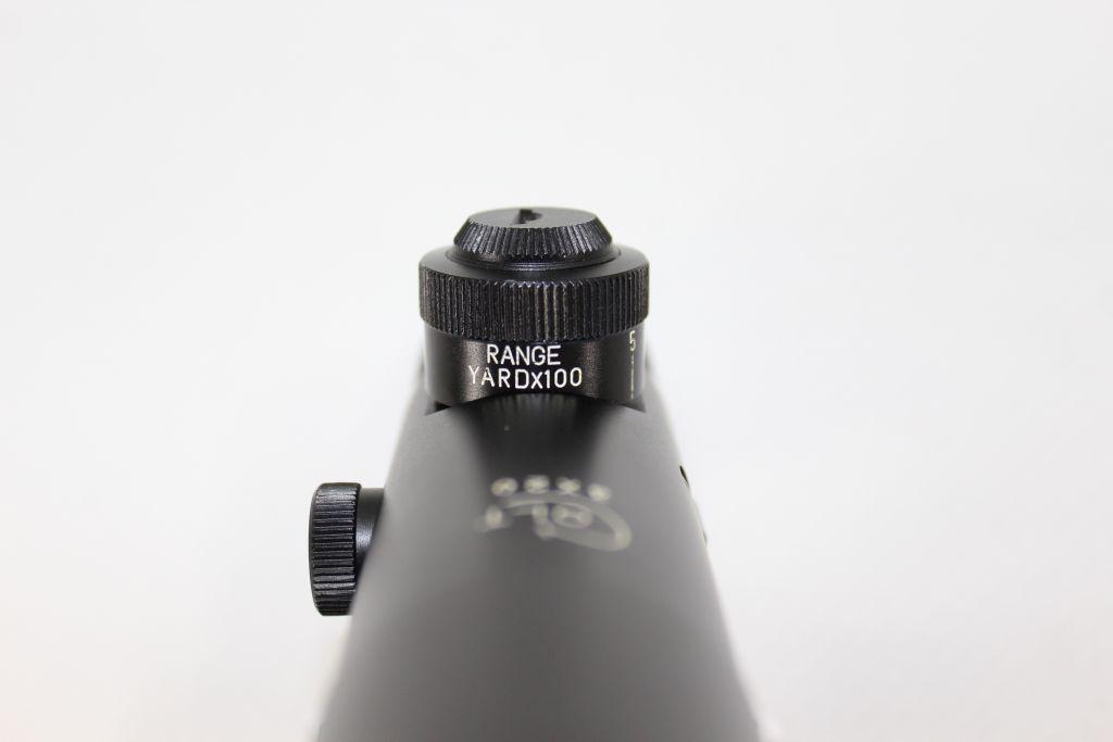 Colt manufactured 3x20 AR 15 carry handle scope with built in mount, excellent condition, w/duplex c