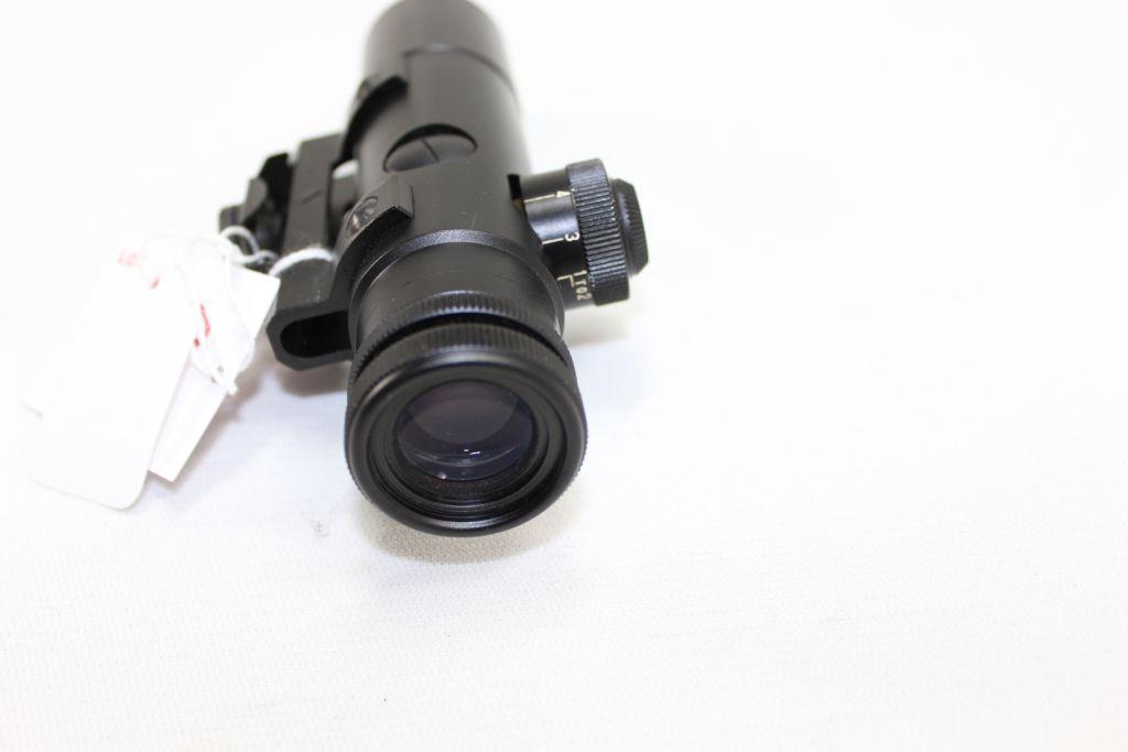 Colt manufactured 3x20 AR 15 carry handle scope with built in mount, excellent condition, w/duplex c