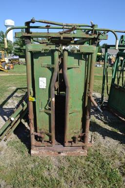 Powder River Catch Chute, Good Floor, Good Paint