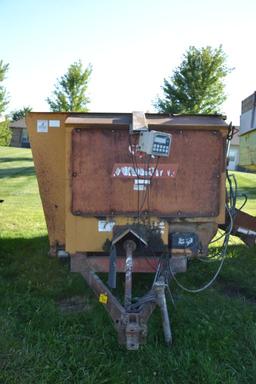 Reel Augie 2300 Silage Feeder, Stored Inside, 540 PTO, Truck Tires, Scale, Not Used Lately, Needs Sm