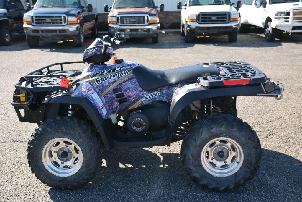 2004 Polaris Sportsman 4x4, 142.7 Hours, 1624 Miles, Indecent Rear Suspension, Rear Winch, Front and