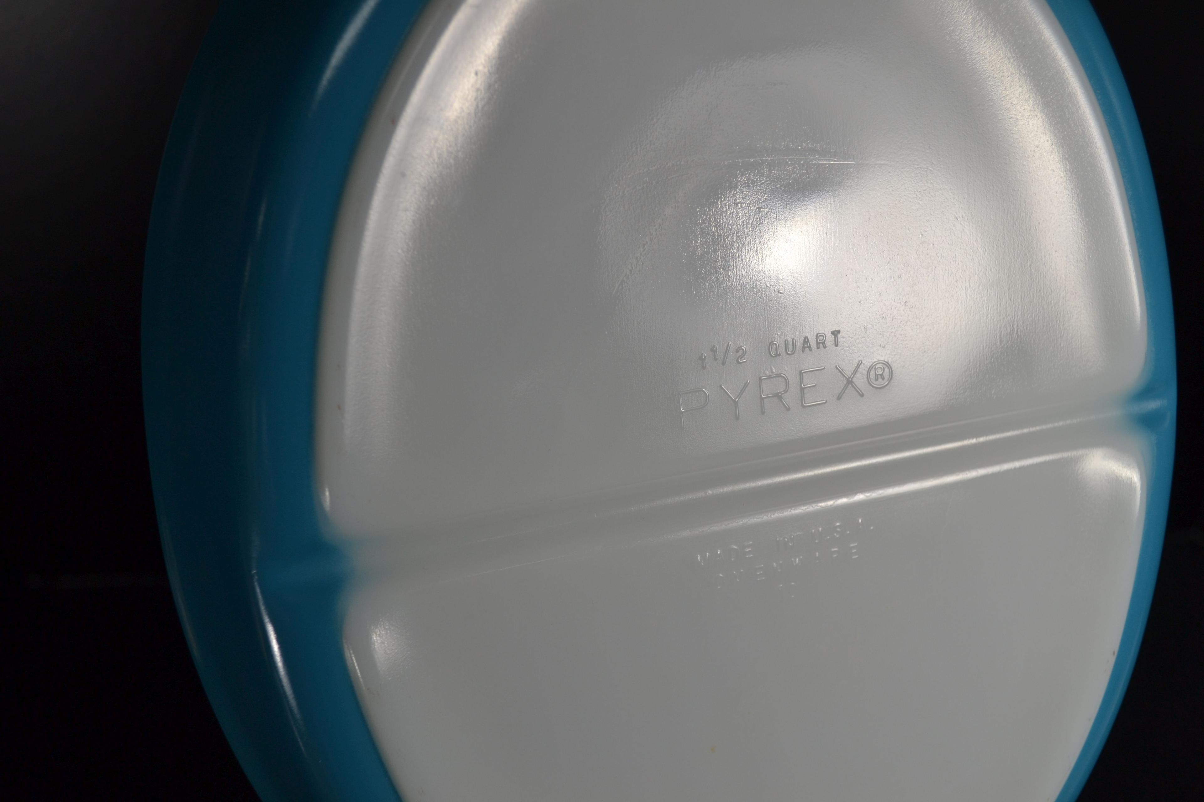 Pyrex New Horizon Divided Dish w/Lid; Mfg. 1969-1972