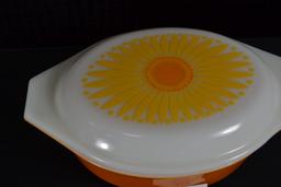 Pyrex Daisy No. 043 Casserole w/Lid; Mfg. 1968-1973