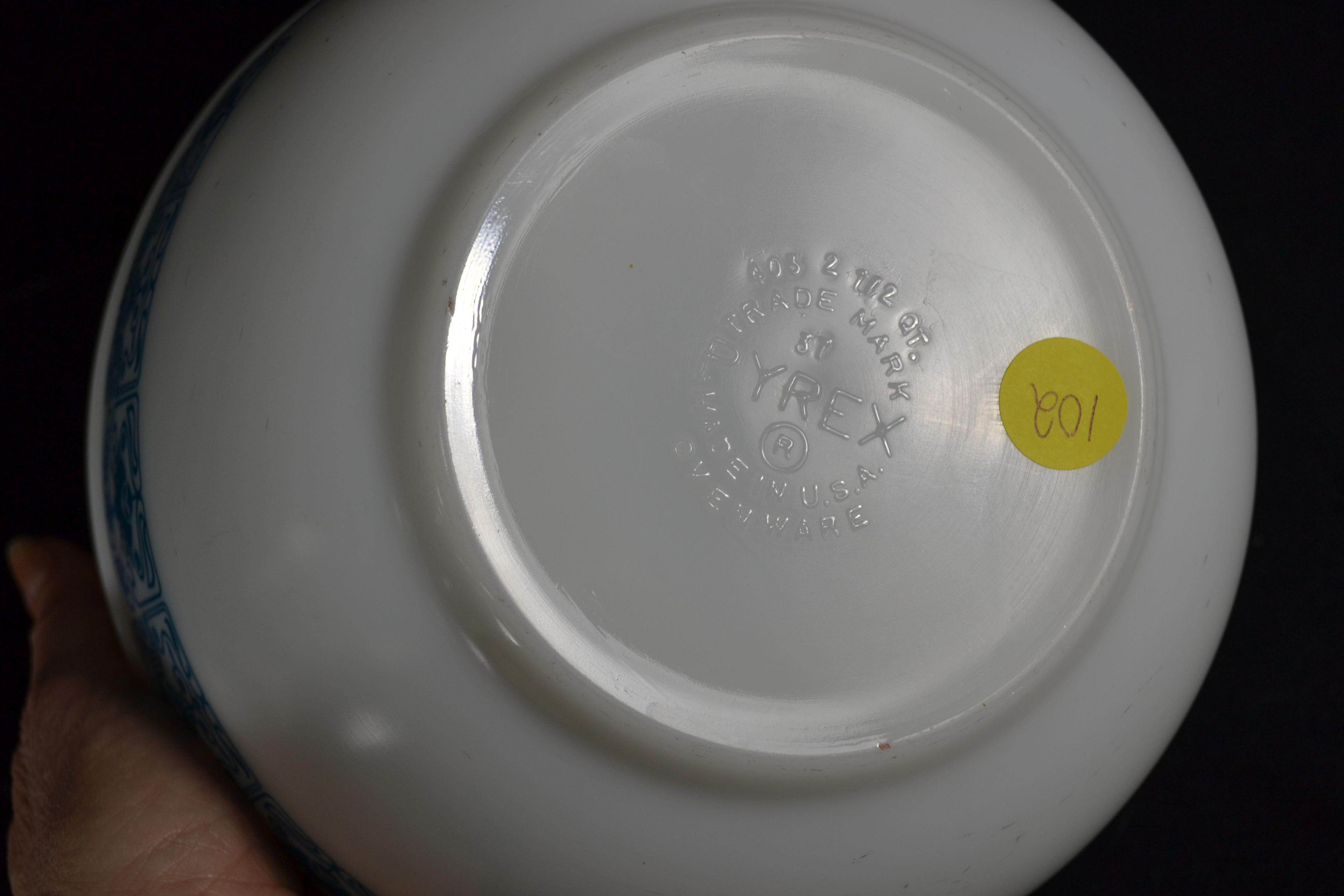 Pyrex New Horizon Mixing Bowl No. 403; Mfg. 1969-1972