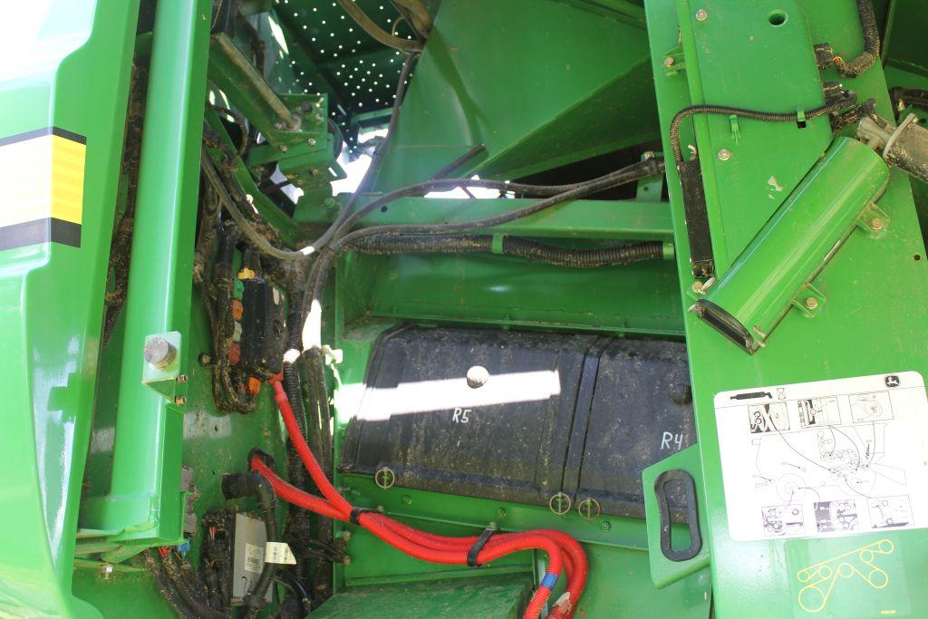 2013 John Deere S550 Combine, 2264E 1394S Hours, Rear Wheel Assist, Chopper, Backup Camera, Dual Gra