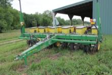 John Deere 7200 Conservation Planter, Corn and Soybean Units, 6 Row 30", 300 Monitor, Trash Whippers
