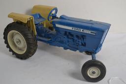 Ertl Ford 4600 Wide Front Tractor 1/16 Scale
