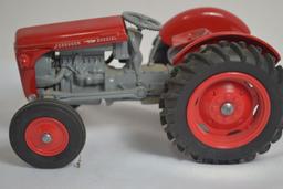 Ertl Ferguson 35 Special Tractor Scale Model; 7"x3"