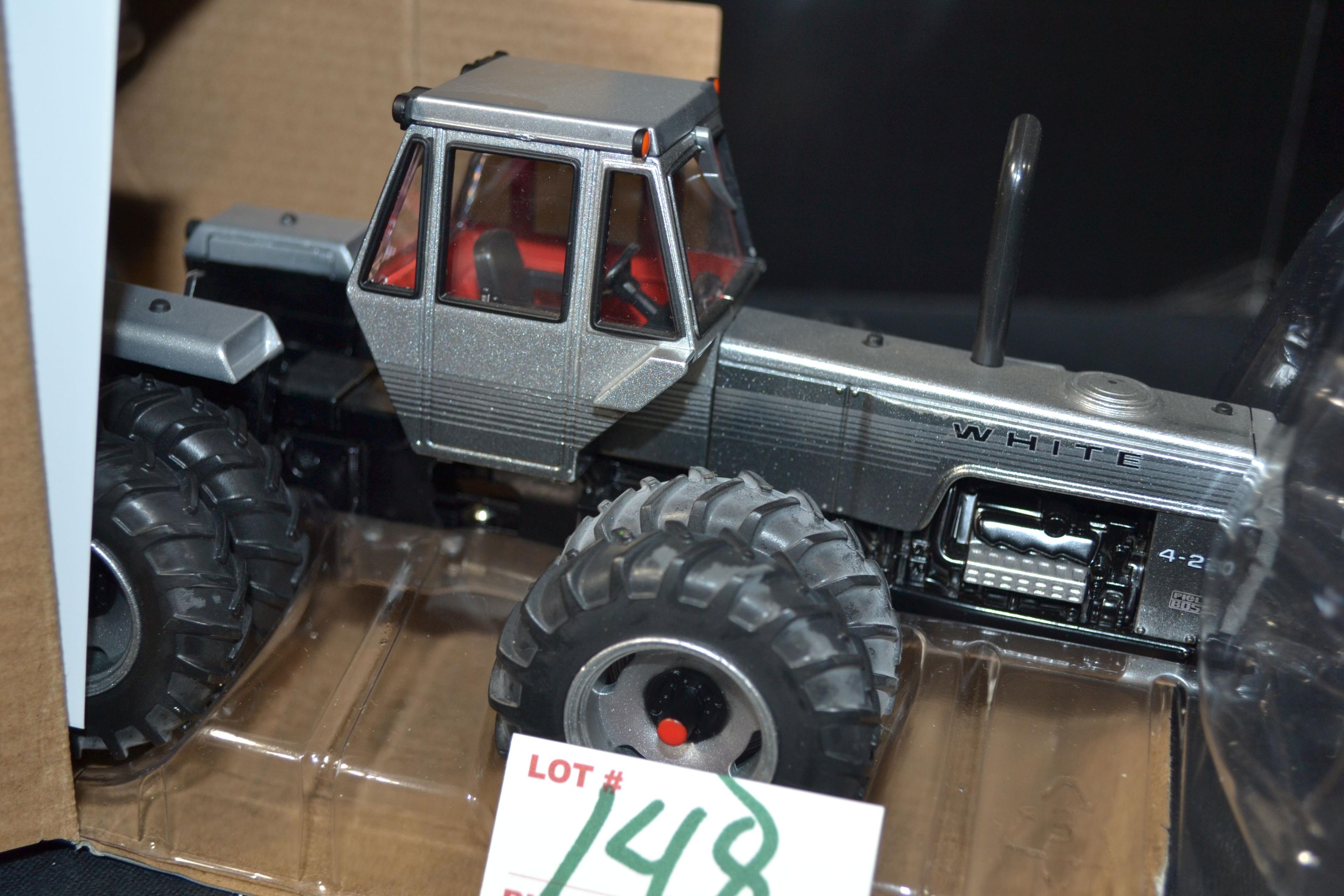 Ertl 2013 National Farm Toy Show Agco White 4-21 Field Boss 4WD Evolution Series I; 1/32 Scale; NIB