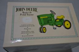 Ertl John Deere Model 20 Pedal Tractor
