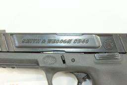 Smith & Wesson SD40 .40 S&W Cal. Semi-Auto Pistol w/14 Rd. Magazine and 3 Dot Sights; SN FEF7680