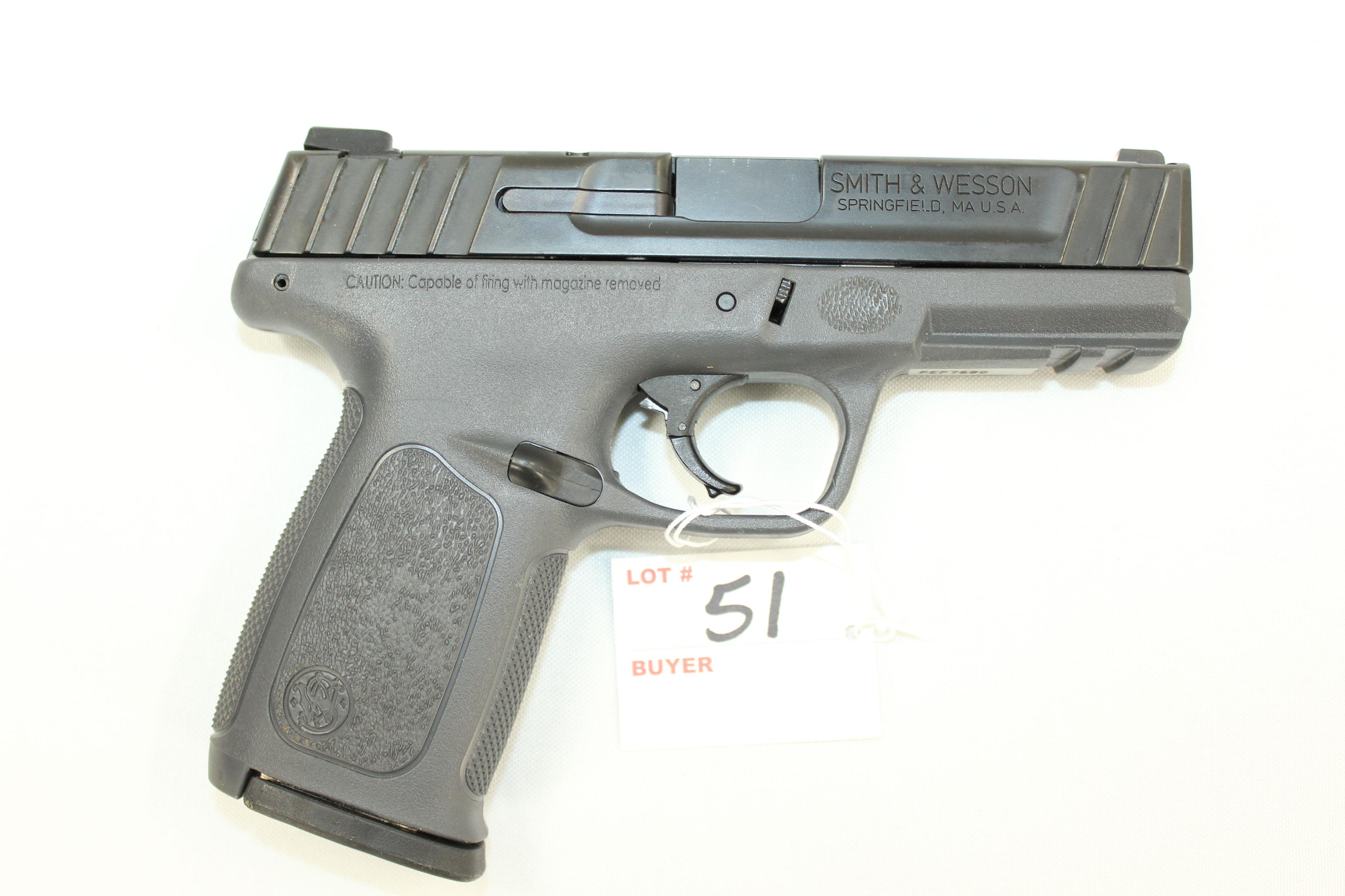 Smith & Wesson SD40 .40 S&W Cal. Semi-Auto Pistol w/14 Rd. Magazine and 3 Dot Sights; SN FEF7680