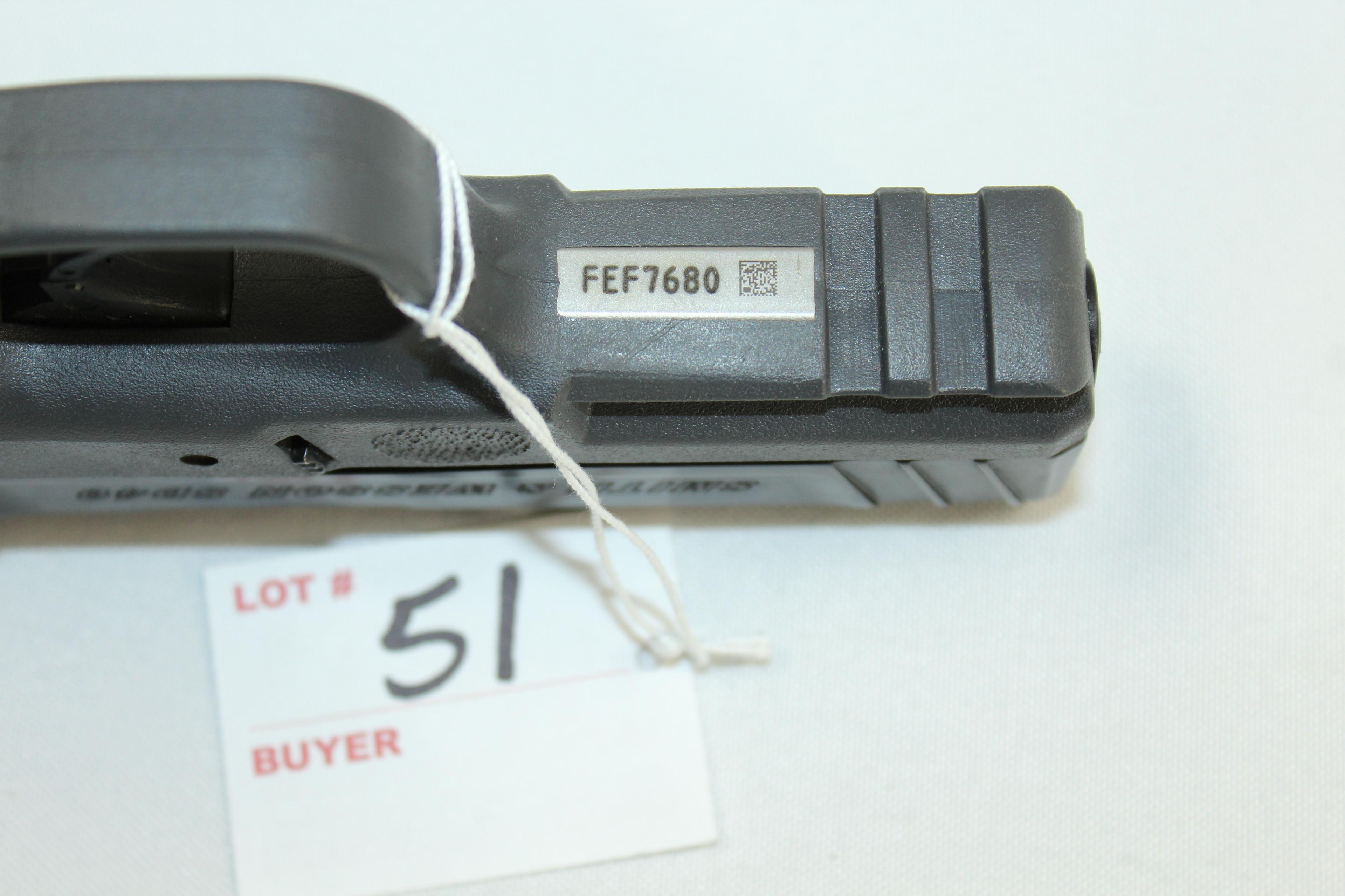 Smith & Wesson SD40 .40 S&W Cal. Semi-Auto Pistol w/14 Rd. Magazine and 3 Dot Sights; SN FEF7680