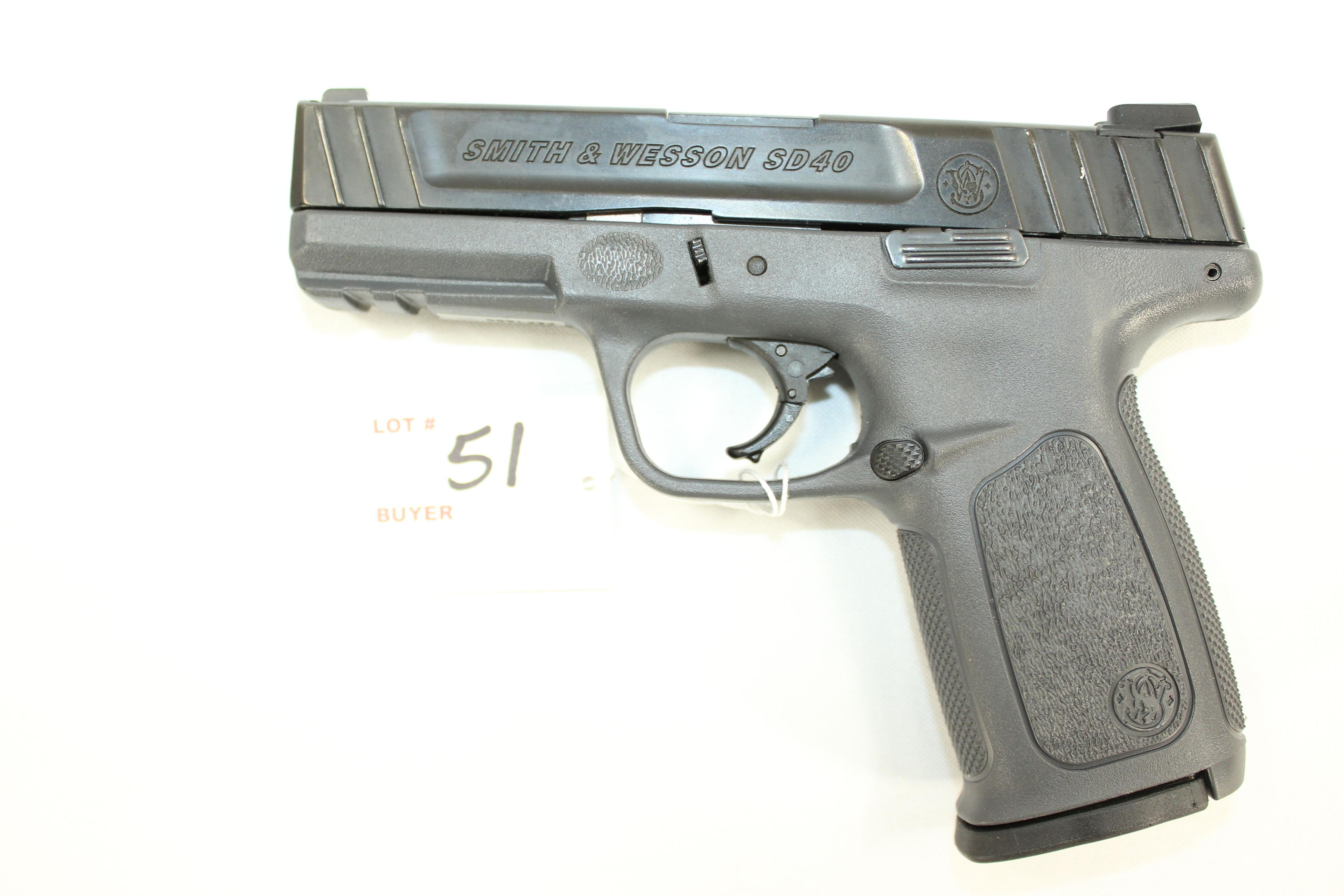 Smith & Wesson SD40 .40 S&W Cal. Semi-Auto Pistol w/14 Rd. Magazine and 3 Dot Sights; SN FEF7680