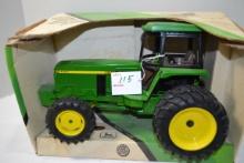 Ertl John Deere 4960 1/16 Scale MFWD Tractor w/Box