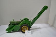 Ertl John Deere Model 60 1/16 Scale Tractor w/Corn Picker Attachment