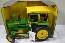 Ertl Collector's Edition John Deere 4010 1/16 Scale Wide Front Diesel Tractor w/Box