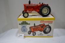 Scale Models 2001 Iowa FFA Special Edition Allis-Chalmers D-17 Series IV 1/16 Scale Tractor w/Box; S