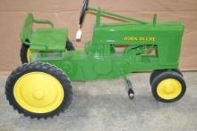 Ertl 1952 John Deere "Small 60" Pedal Tractor