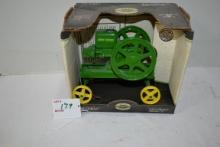 Ertl John Deere Model E 1/6 Scale Gasoline Engine w/Box